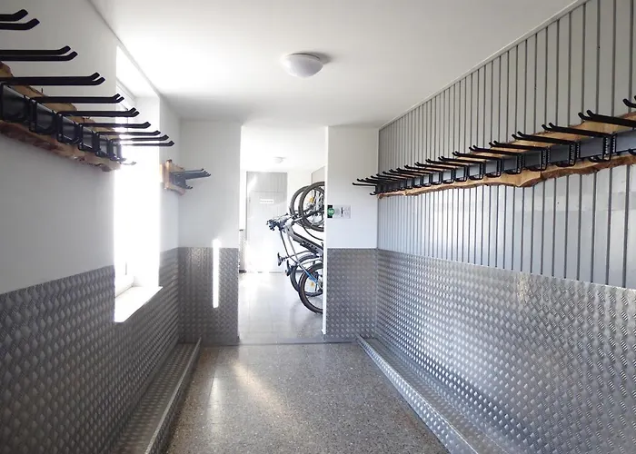 Appartement Sunshine Pool Sauna Terrasse Wifi